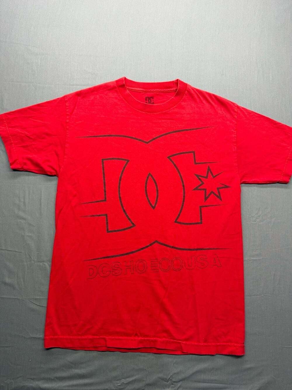DC Shoes Red Graphic Logo T-Shirt Size M